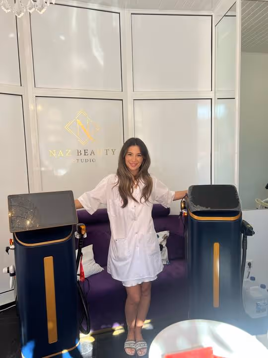 Naz — Naz Beauty Studio · Germany